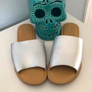 Merona Women’s silver band sandals